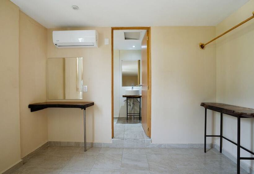 スタンダードトリプルルーム, Ashly Loma Larga