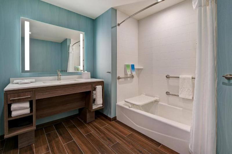 Люкс Адаптированный для Инвалидов, Home2 Suites By Hilton Atascadero, Ca