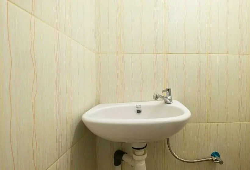 デラックスルーム, Karins Guesthouse Syariah Redpartner