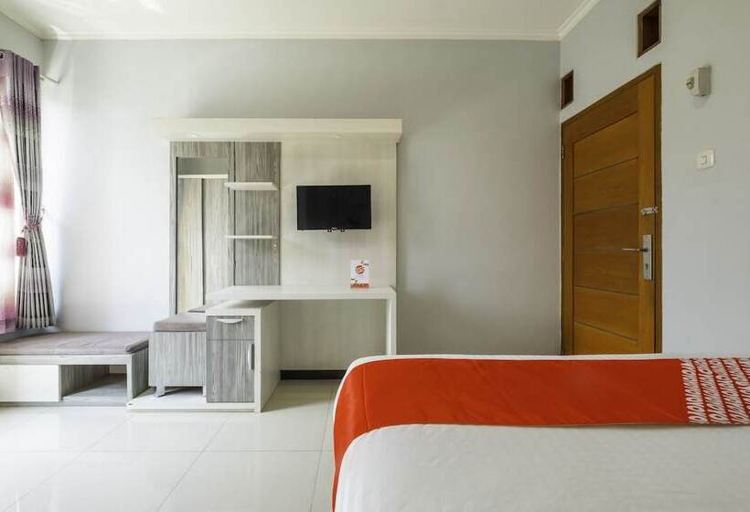 اتاق استاندارد, Karins Guesthouse Syariah Redpartner