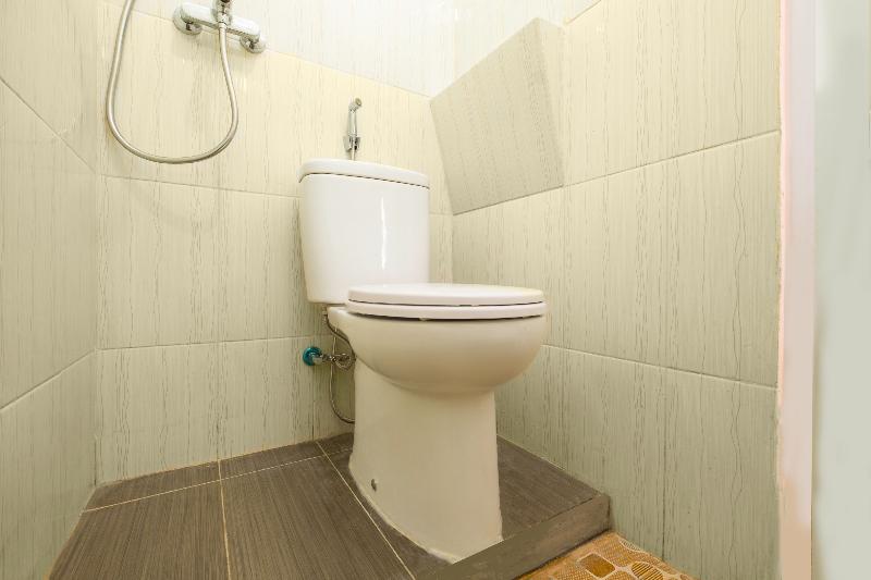 اتاق استاندارد, Karins Guesthouse Syariah Redpartner