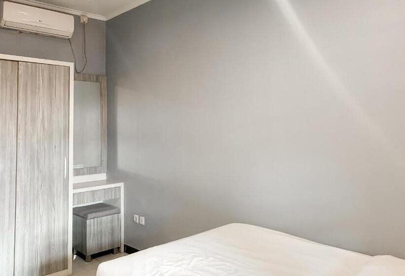 اتاق استاندارد یک نفره, Karins Guesthouse Syariah Redpartner