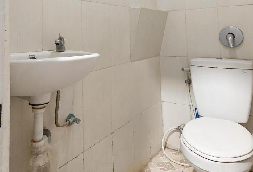 اتاق استاندارد, Karins Guesthouse Syariah Redpartner