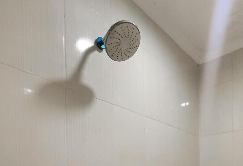 اتاق استاندارد, Karins Guesthouse Syariah Redpartner