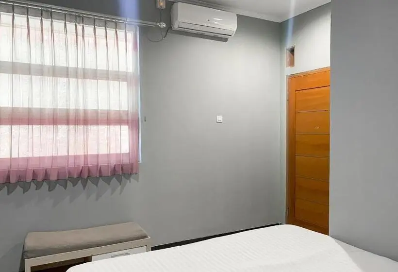 スタンダードルーム, Karins Guesthouse Syariah Redpartner