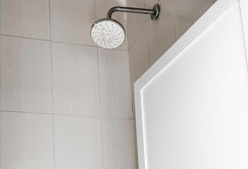 اتاق لوکس, Karins Guesthouse Syariah Redpartner