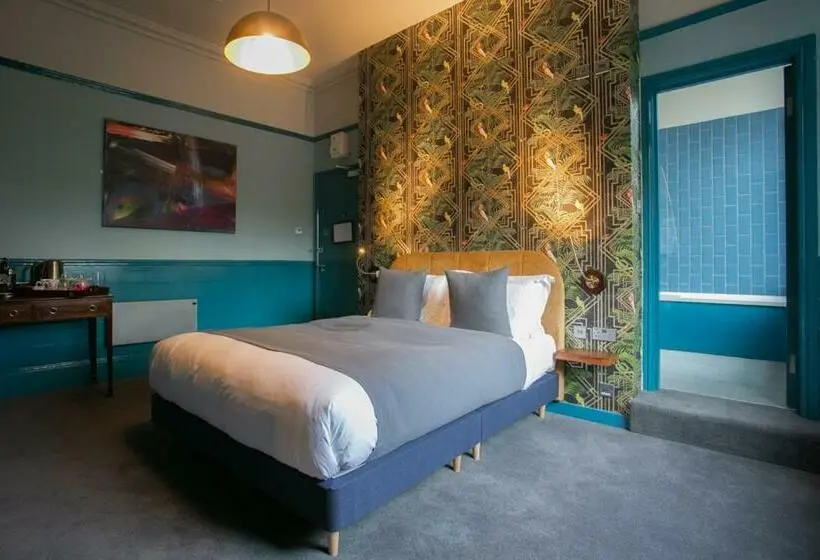 اتاق لوکس, The Ship Rooms