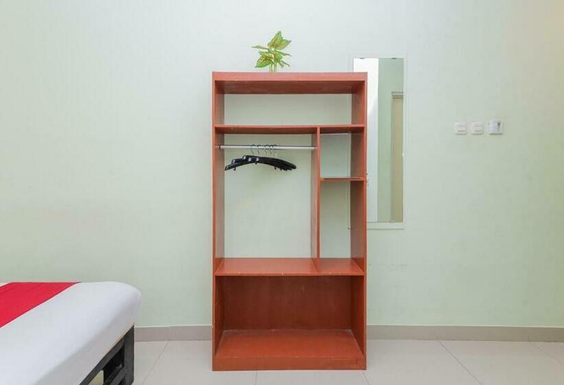 חדר סטנדרט, Reddoorz Near Alun Alun Madiun