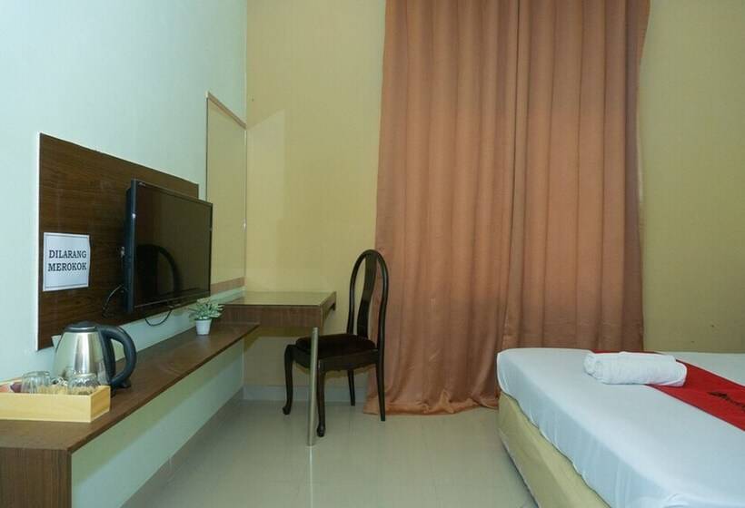 חדר סטנדרט, Reddoorz Near Alun Alun Madiun