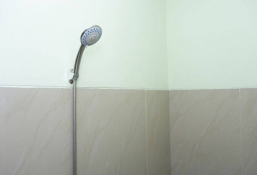 חדר סטנדרט, Reddoorz Near Alun Alun Madiun