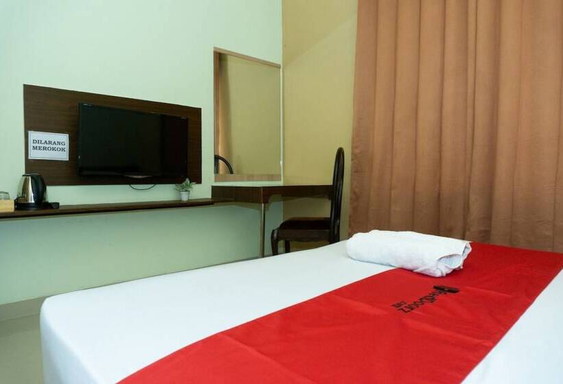 חדר סטנדרט, Reddoorz Near Alun Alun Madiun