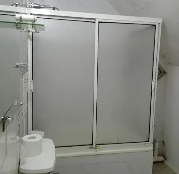 バス共有のスタンダードルーム, Hostal Newen