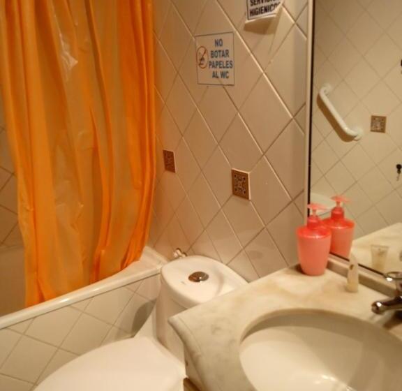 スタンダードルーム, Hostal Newen