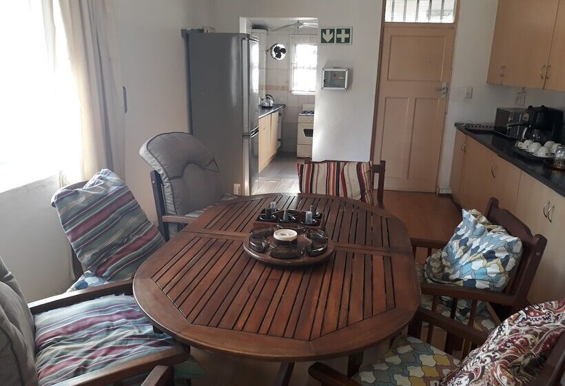 スタンダードルーム, Cyrildene Lodge