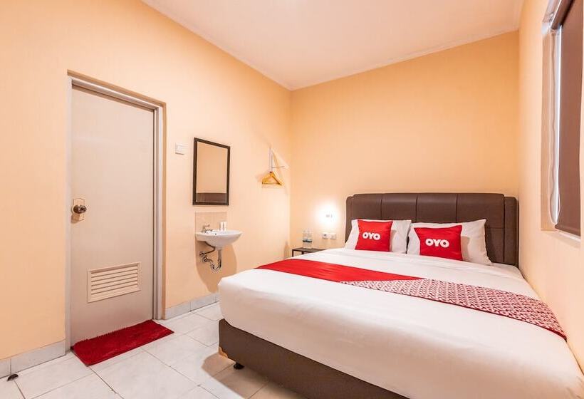 Номер Стандарт, Reddoorz @ Pavilion Residence Cikarang