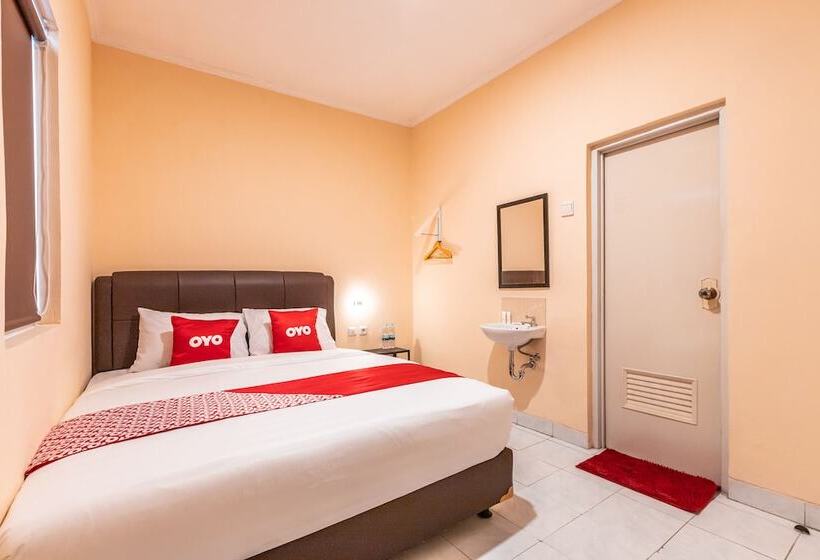 Номер Стандарт, Reddoorz @ Pavilion Residence Cikarang