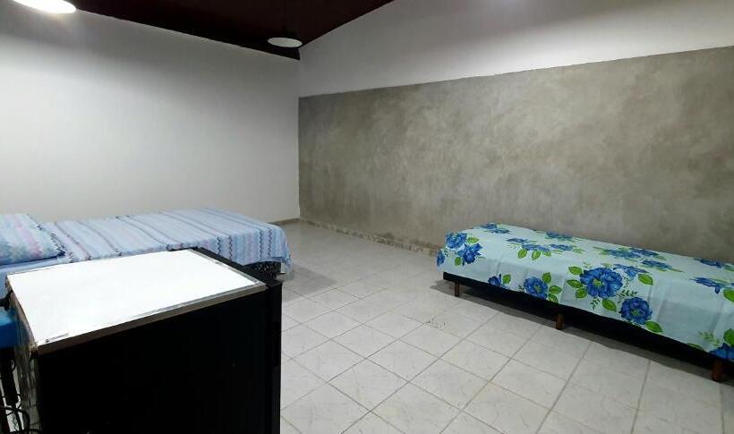 Трехместный Номер Базовый, Man Cave Hostel