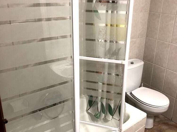 اتاق استاندارد, Hostal Hermanos Sánchez