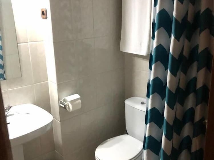 اتاق استاندارد با بالکن, Hostal Hermanos Sánchez