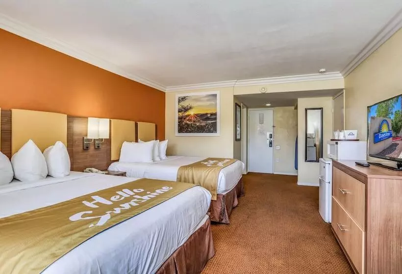 2ダブルベッドのスタンダードルーム, Days Inn By Wyndham Palm Springs