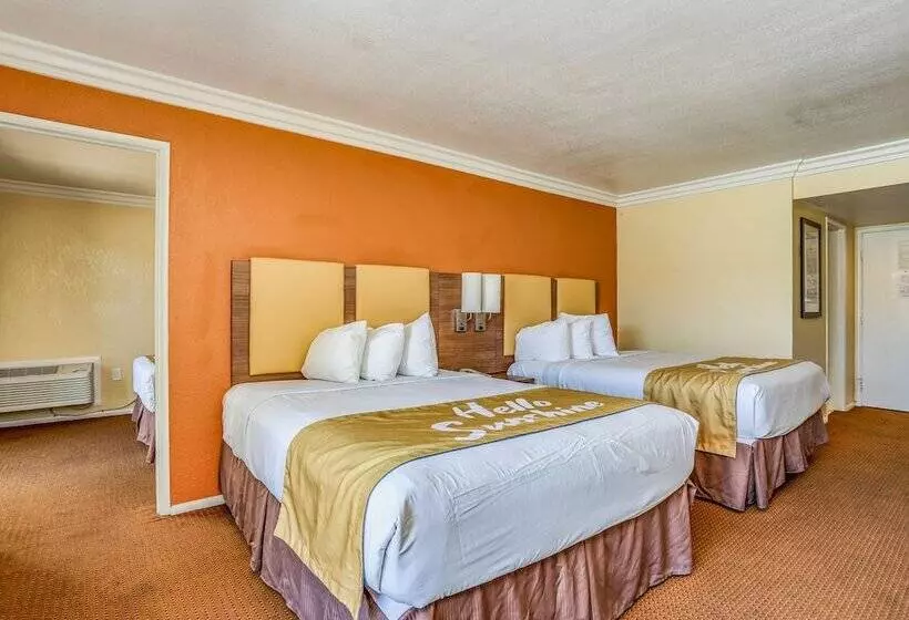 ファミリールーム, Days Inn By Wyndham Palm Springs