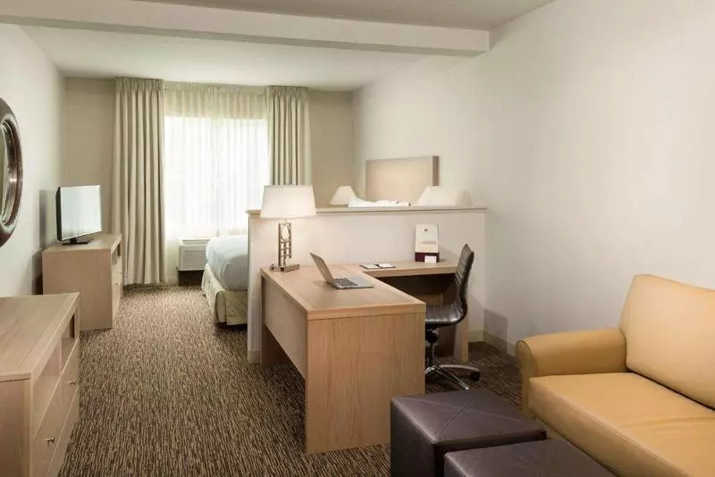 キングサイズベッドのスタンダードルーム, Doubletree By Hilton Hotel Vancouver