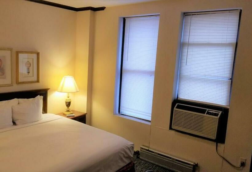 اتاق استاندارد, Night Hotel Broadway