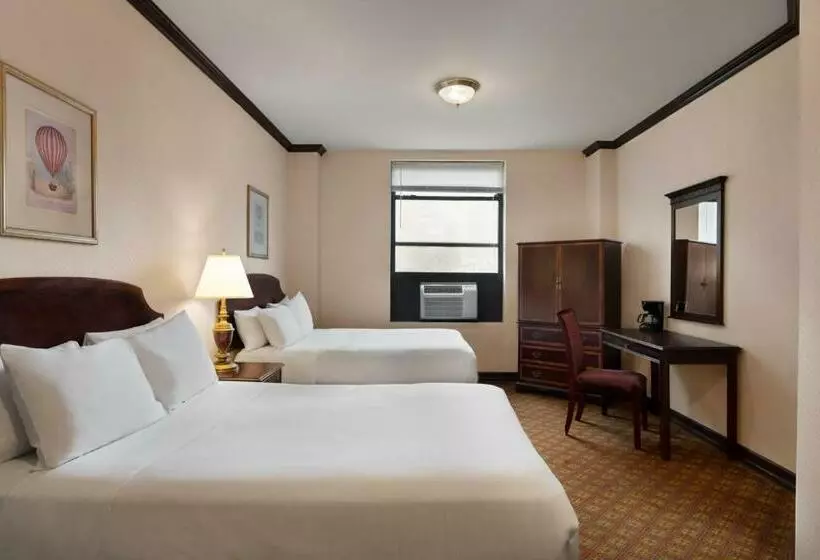 Standard-huone 2 Parivuodetta, Night Hotel Broadway