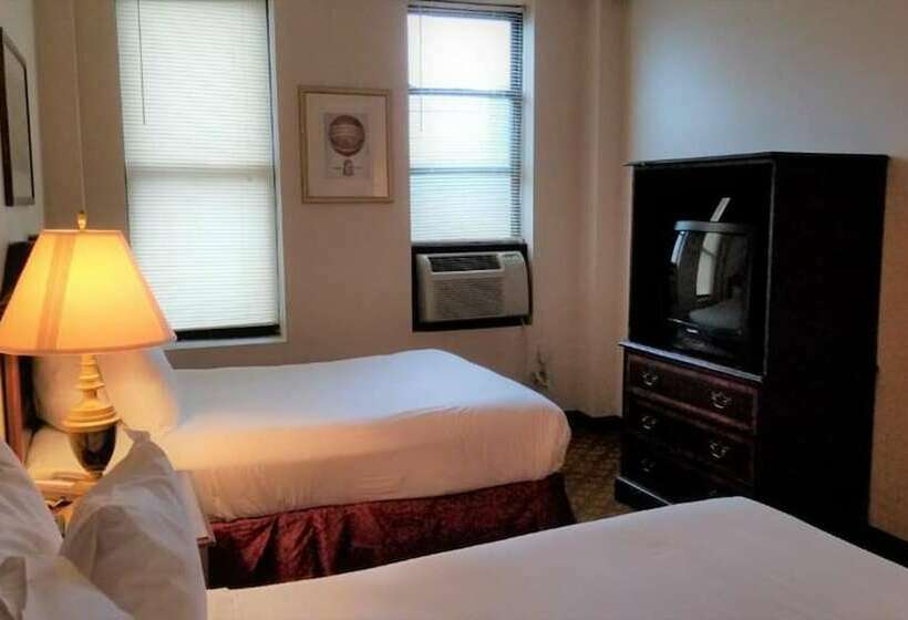 带2个双人床的标准工作室, Night Hotel Broadway