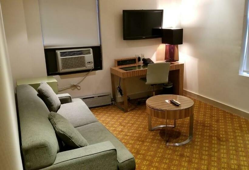 套房, Night Hotel Broadway