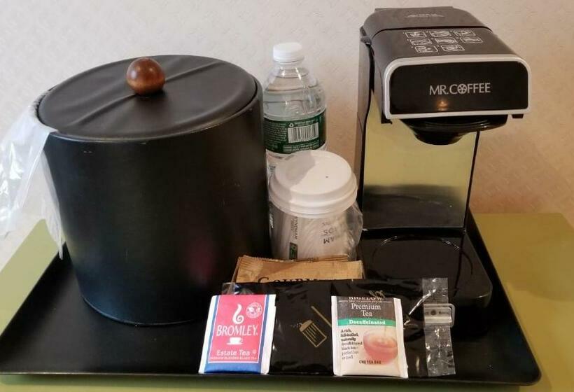 商务房间, Night Hotel Broadway