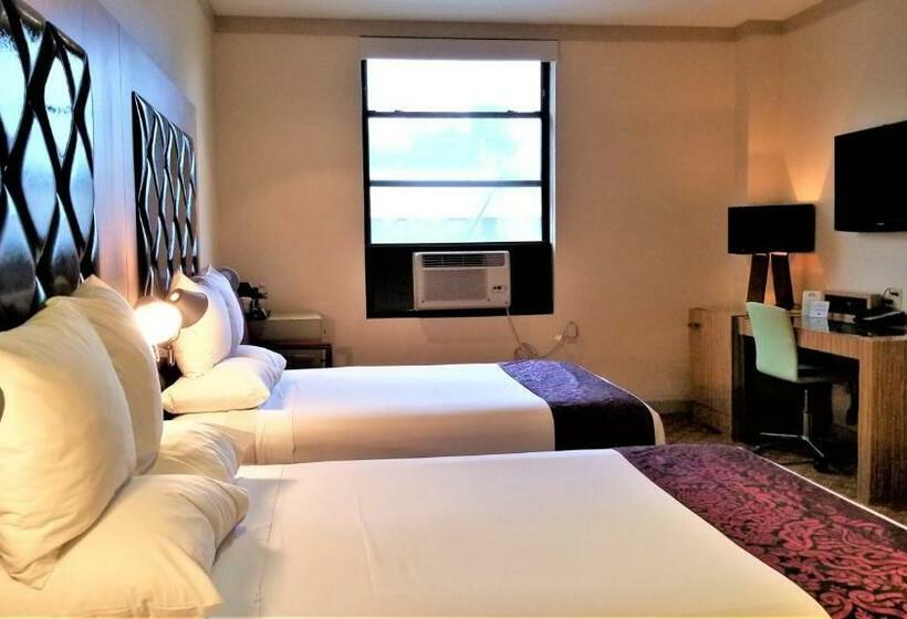 اتاق کلاس بیزنس, Night Hotel Broadway