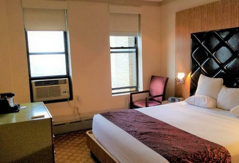 اتاق کلاس بیزنس, Night Hotel Broadway