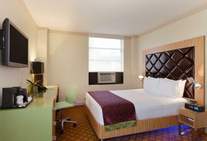 商务房间, Night Hotel Broadway