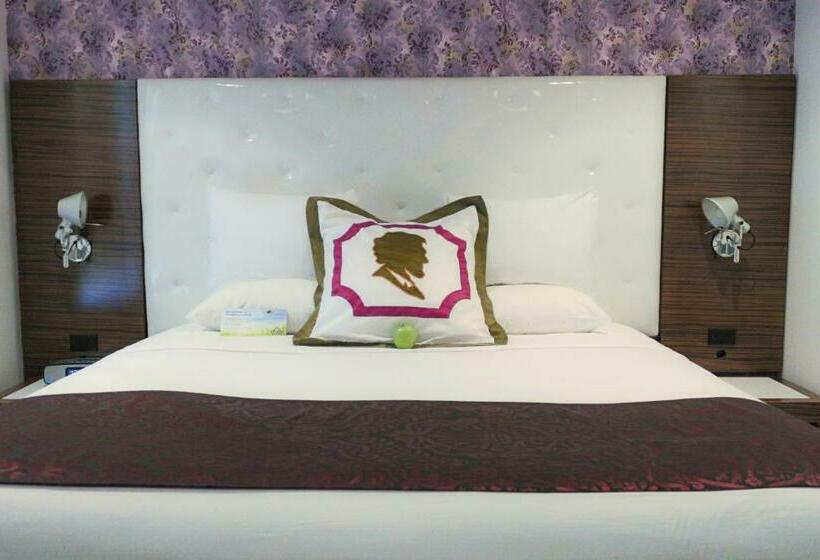 商务房间, Night Hotel Broadway