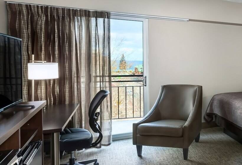Номер Deluxe с Балконом, Park Place Hotel & Conference Center