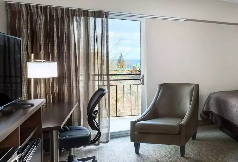 اتاق لوکس با بالکن, Park Place Hotel & Conference Center