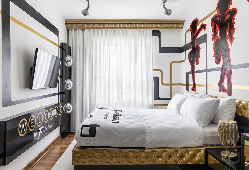 חדר דלוקס, Pelican