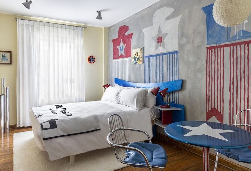 חדר דלוקס, Pelican