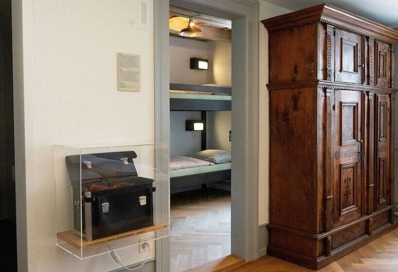 Четырехместный Номер Стандарт, Schloss Burgdorf Youth Hostel