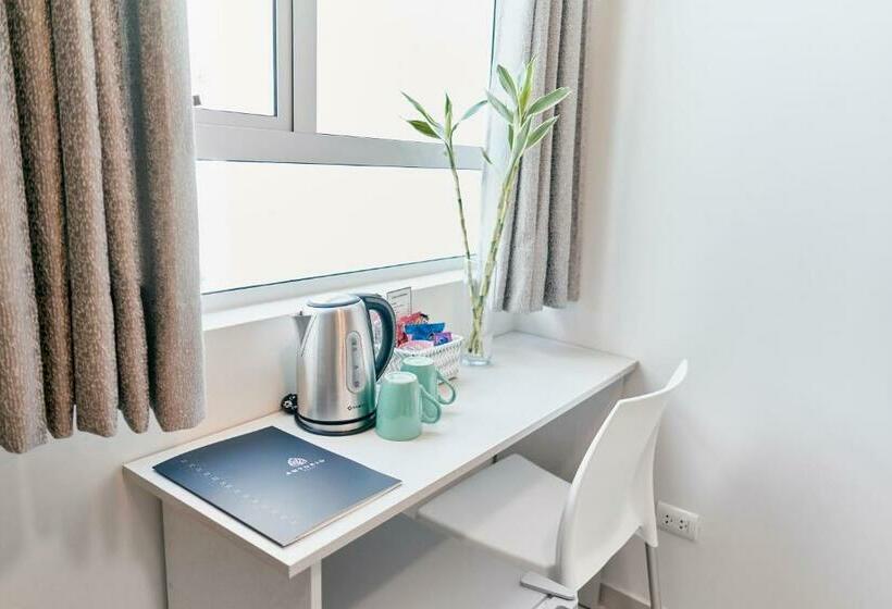 标准单人间, Anturio