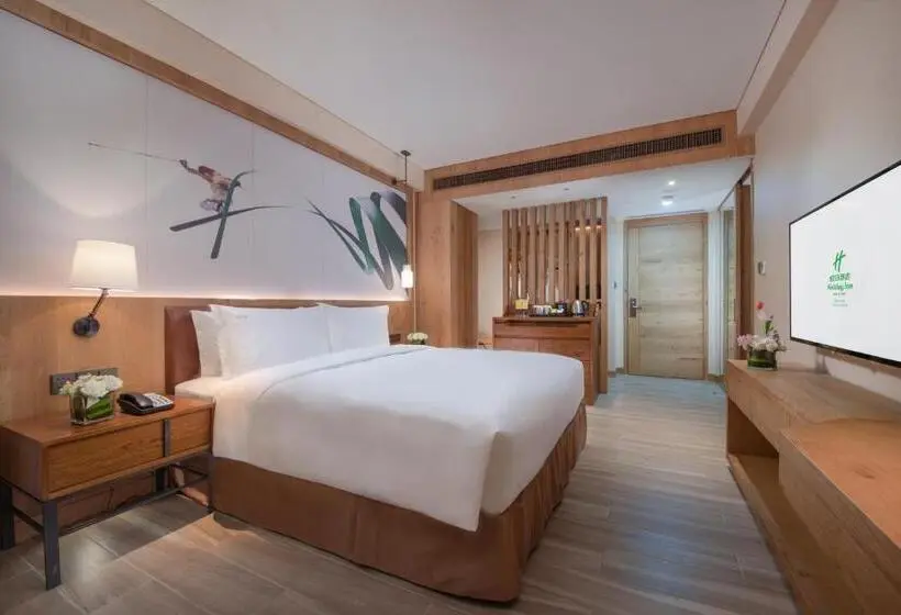 キングサイズベッドのスタンダードルーム, Holiday Inn Jilin Beidahu, An Ihg