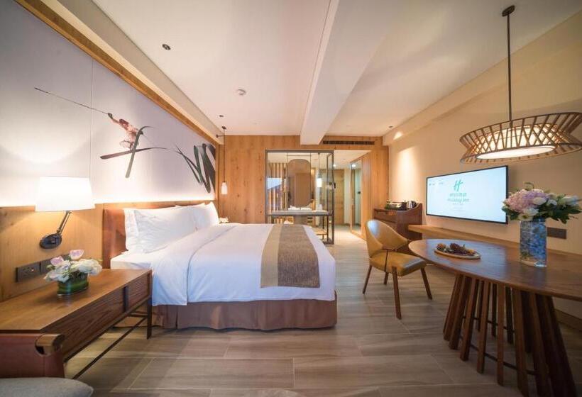 스탠다드 룸 킹사이즈 침대, Holiday Inn Jilin Beidahu, An Ihg