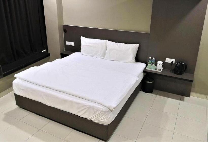اتاق لوکس با تخت بزرگ, Tropika Garden Hotel Kulai
