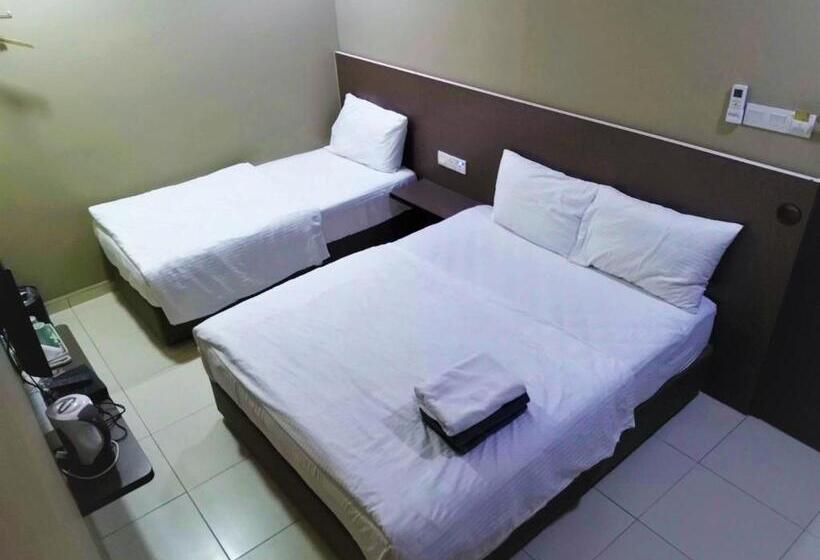 اتاق استاندارد سه نفره, Tropika Garden Hotel Kulai