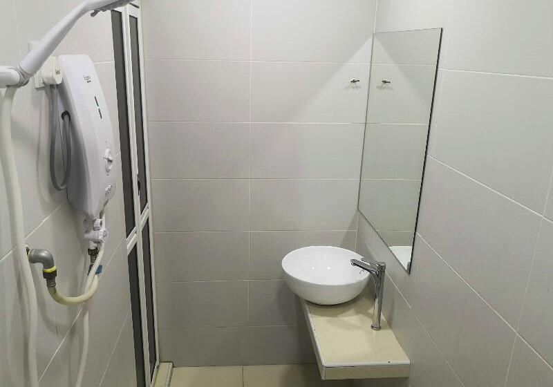 标准三人间, Tropika Garden Hotel Kulai