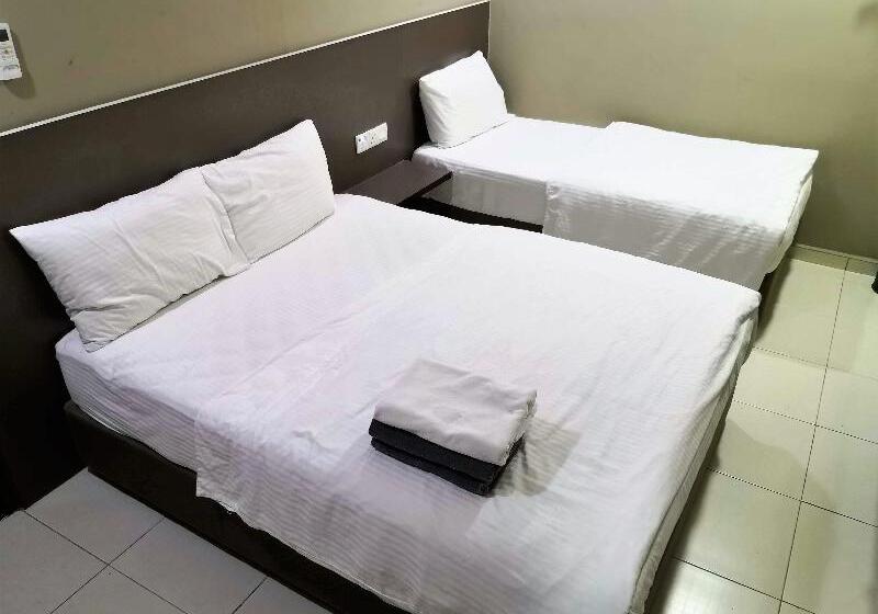 اتاق استاندارد سه نفره, Tropika Garden Hotel Kulai