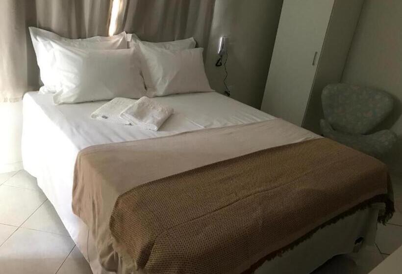 חדר משפחתי, Casablanca