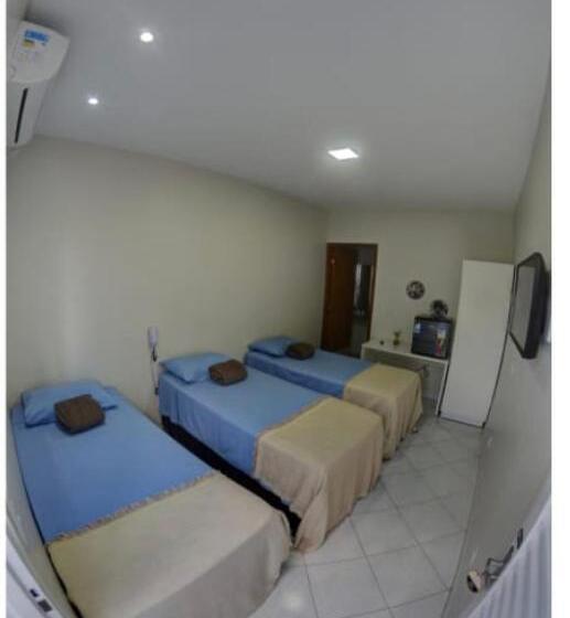 חדר סטנדרט לשלושה, Casablanca