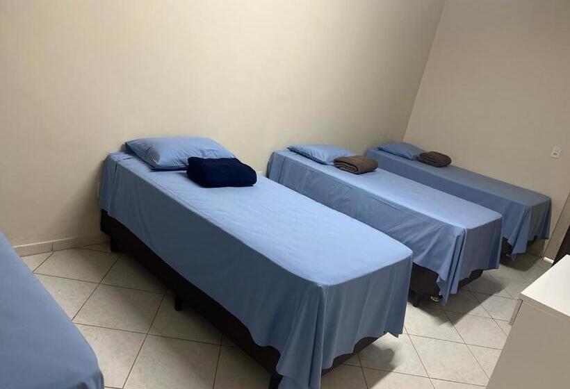 הכלכלה חדר לארבעה עם מקלחת משותפת, Casablanca